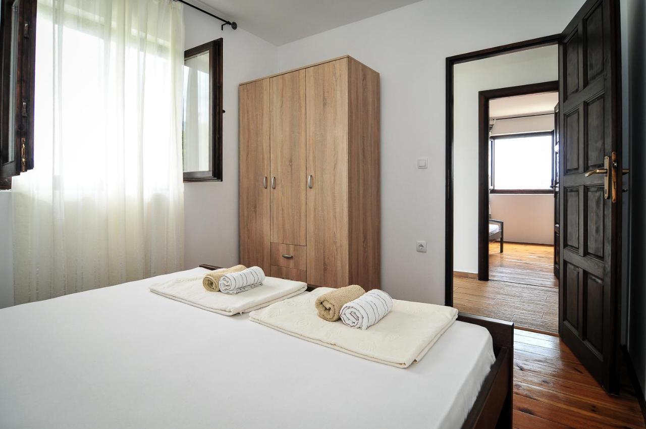 Milosavljevic Apartments Tivat Exterior photo