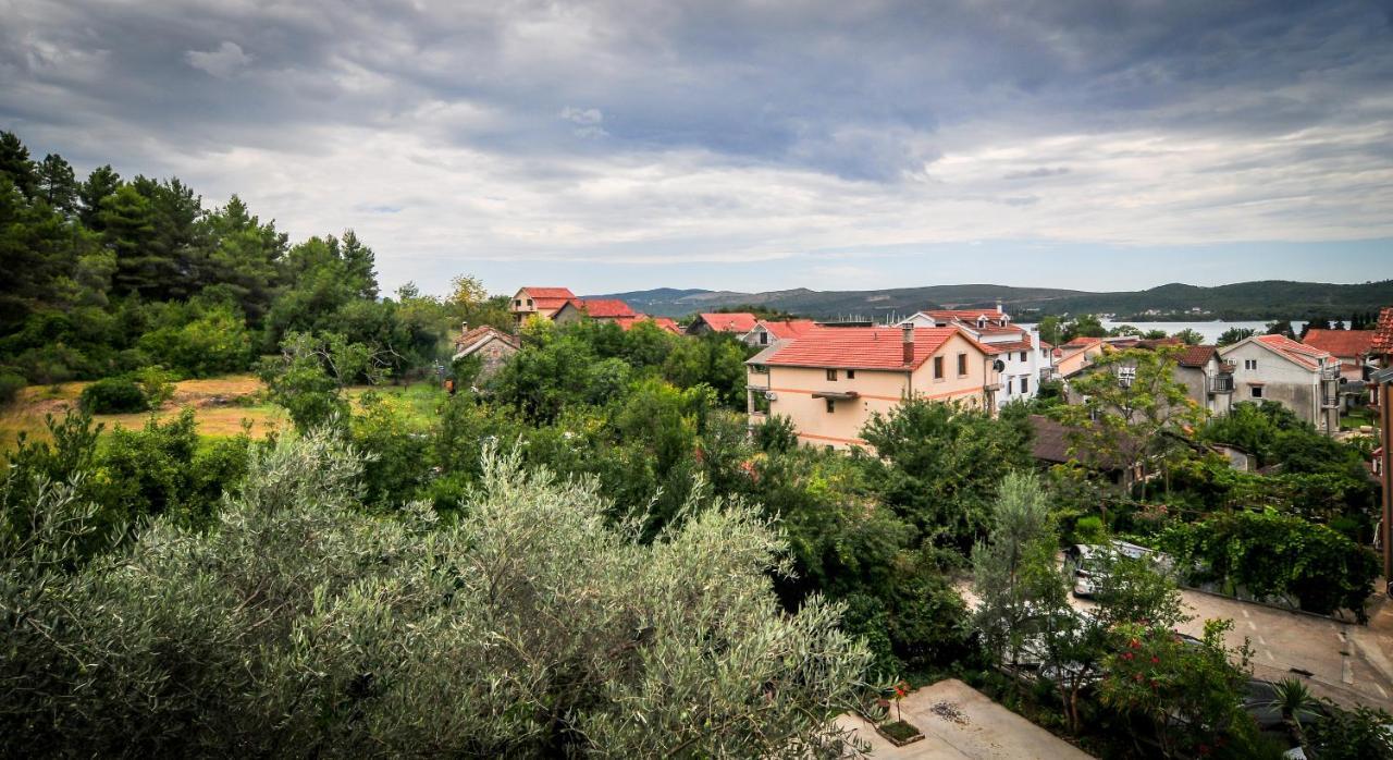 Milosavljevic Apartments Tivat Exterior photo