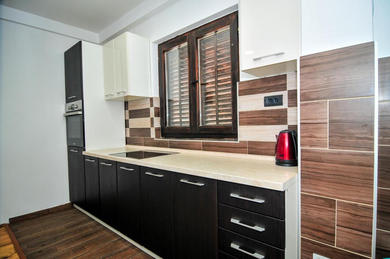 Milosavljevic Apartments Tivat Exterior photo