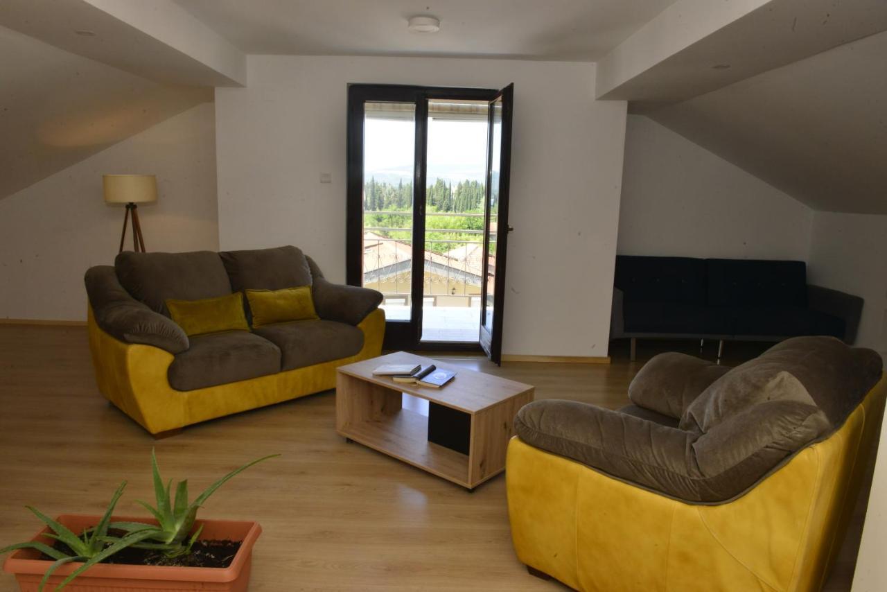 Milosavljevic Apartments Tivat Exterior photo