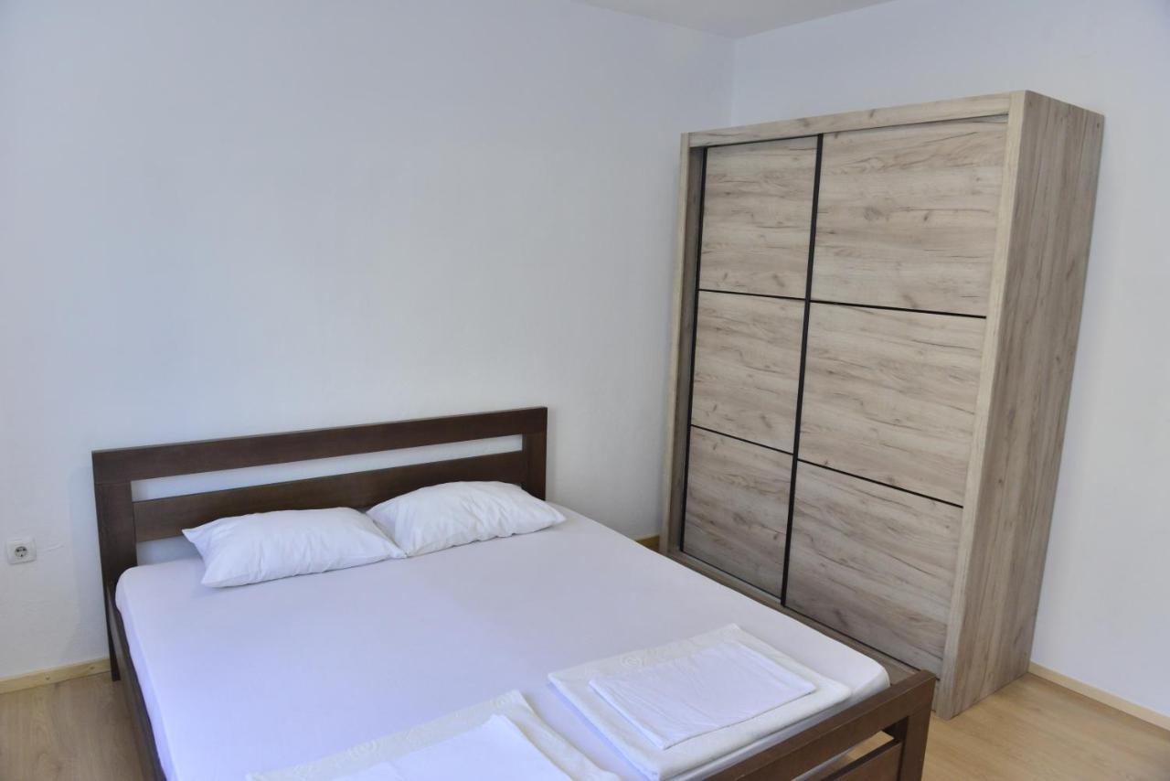 Milosavljevic Apartments Tivat Exterior photo