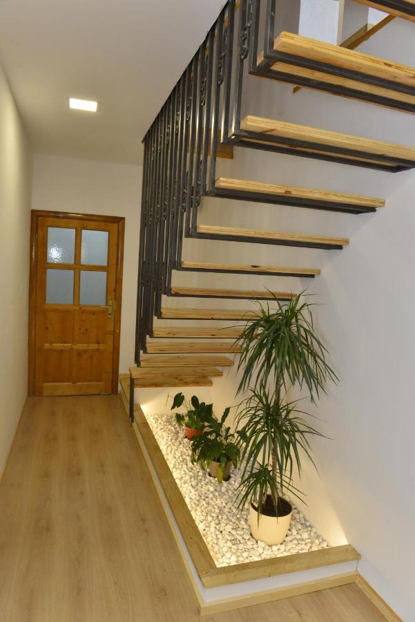 Milosavljevic Apartments Tivat Exterior photo