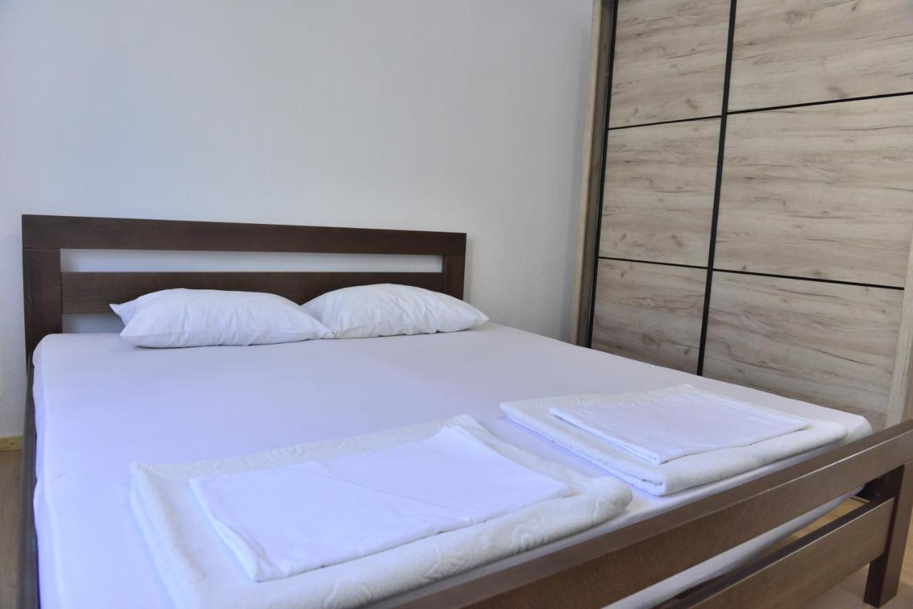 Milosavljevic Apartments Tivat Exterior photo
