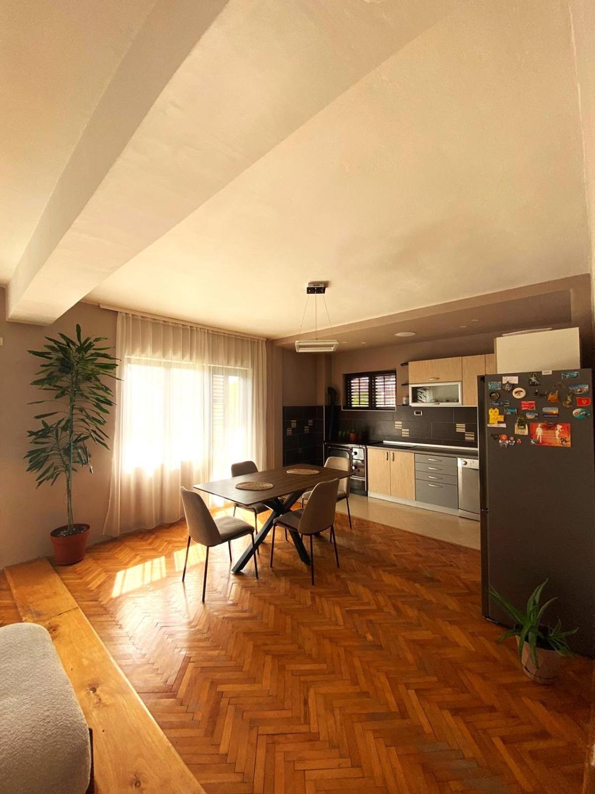 Milosavljevic Apartments Tivat Exterior photo