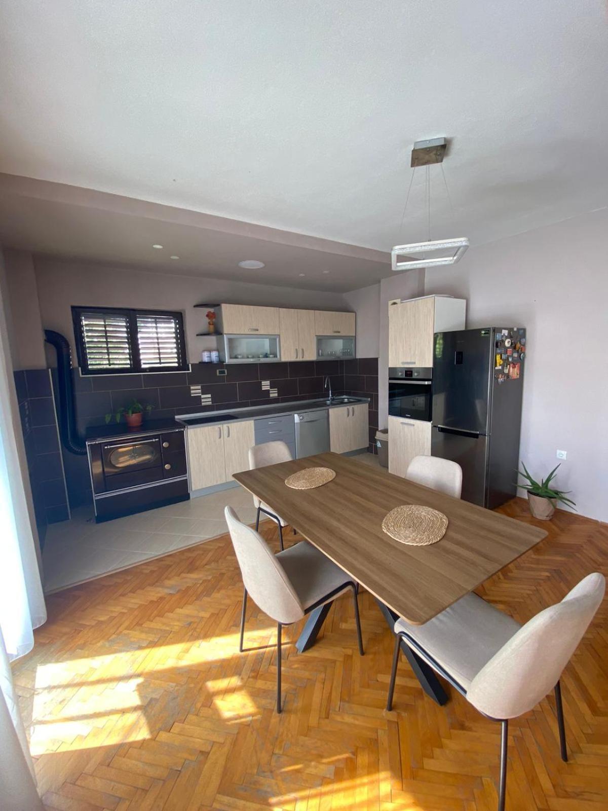 Milosavljevic Apartments Tivat Exterior photo