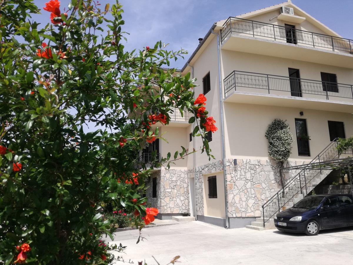 Milosavljevic Apartments Tivat Exterior photo
